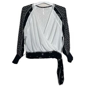 Free People Auxton Black and White Floral Wrap Blouse (🚚 free)